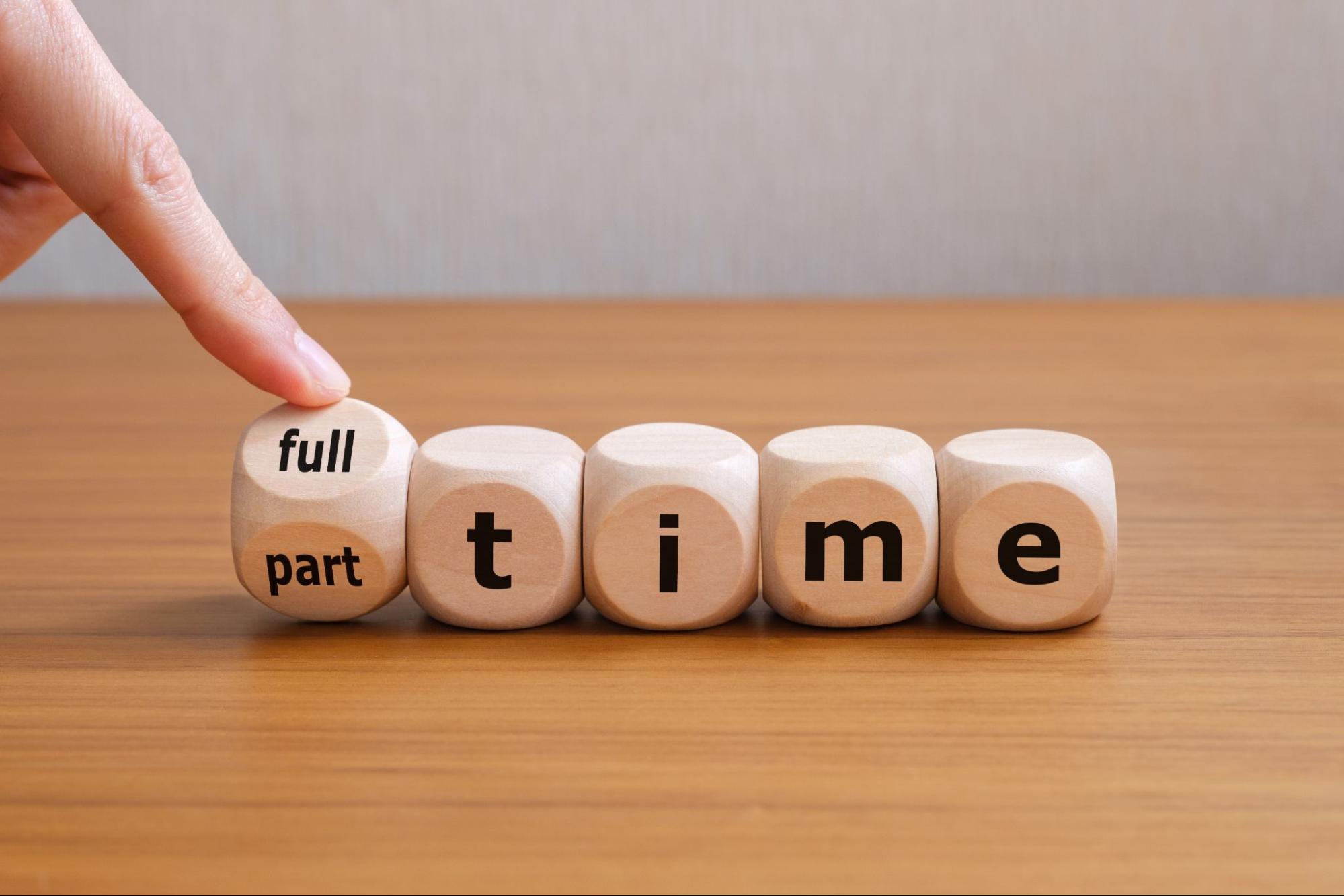 介護士になるには雇用形態の選択も重要