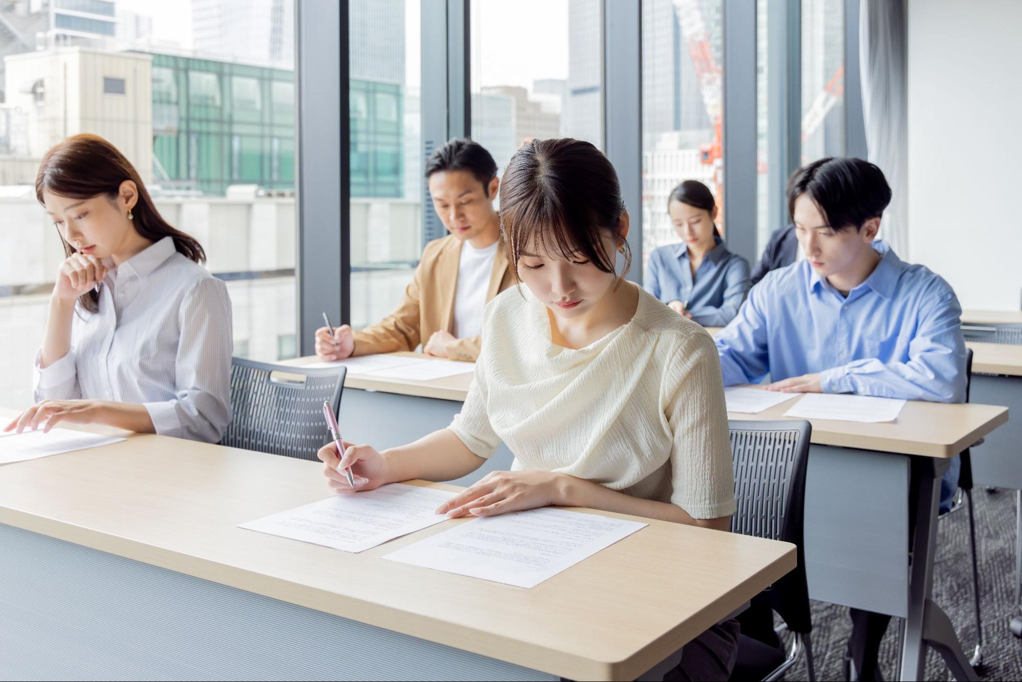 介護士が受ける公務員試験の概要