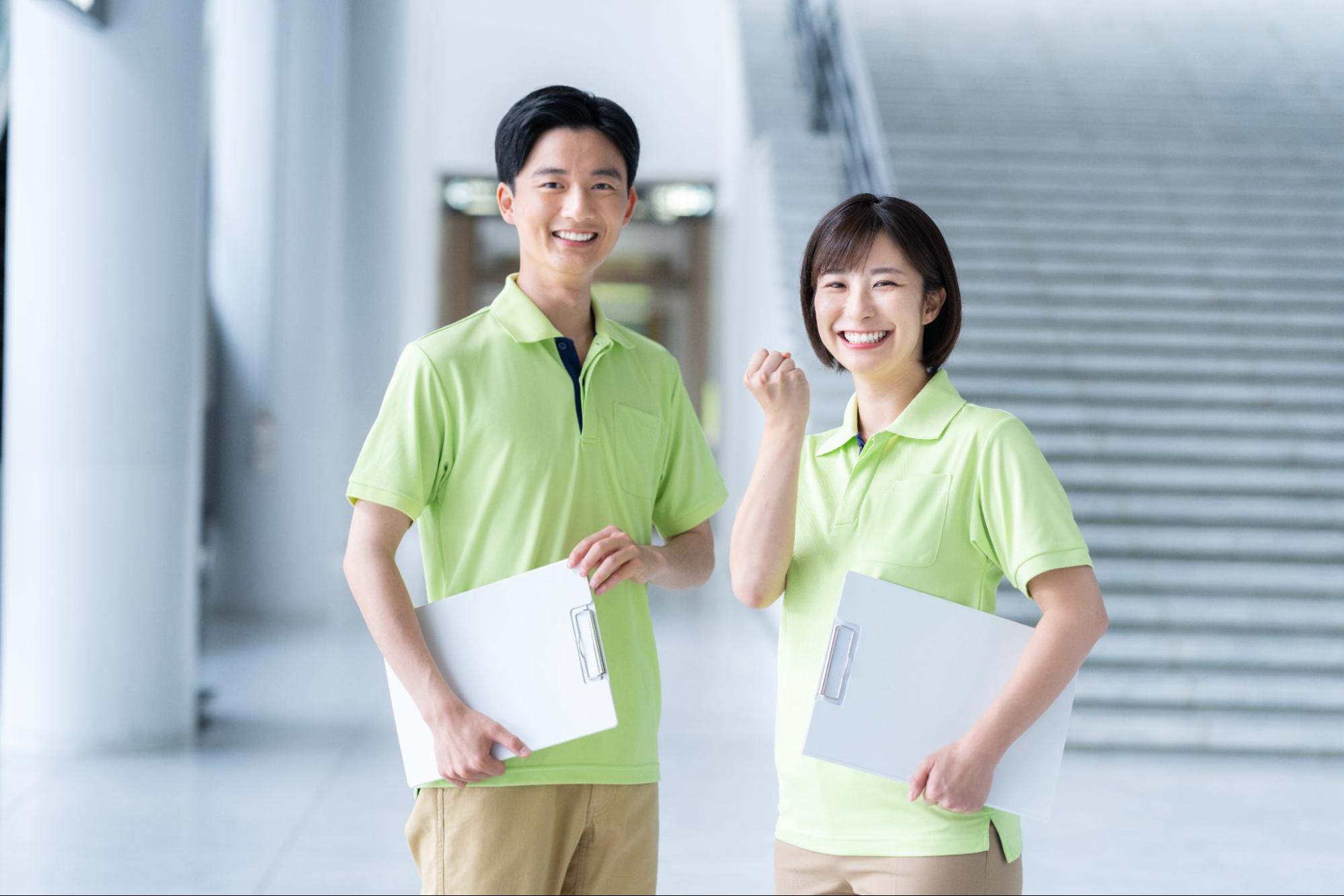 大卒で介護職に就く就業割合データ