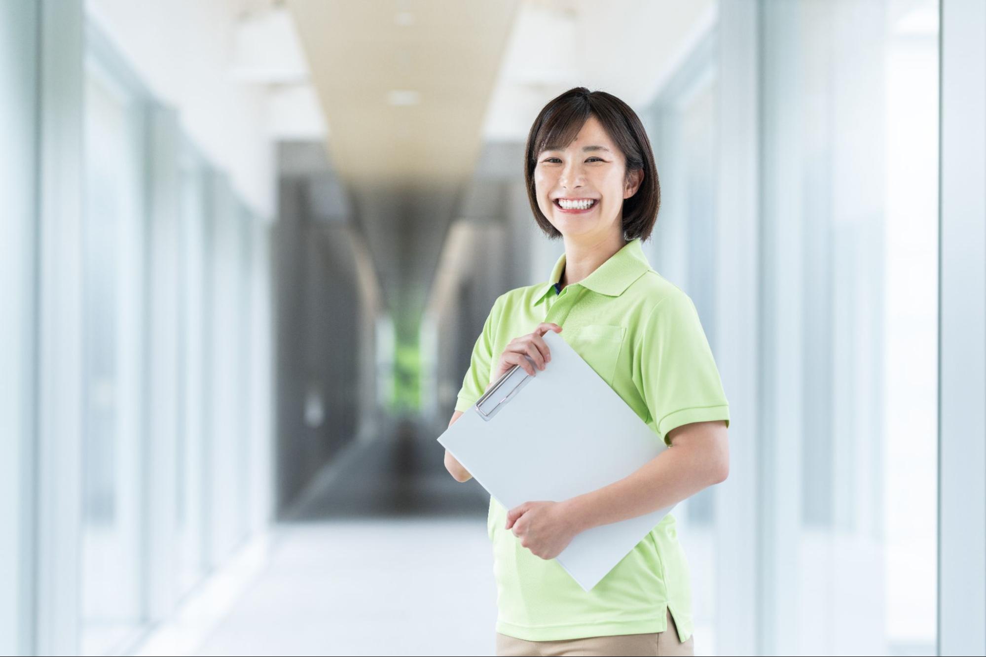 女性介護士の働き方はもっと選べる！自分に合う職場で無理なく働ける環境を手に入れよう