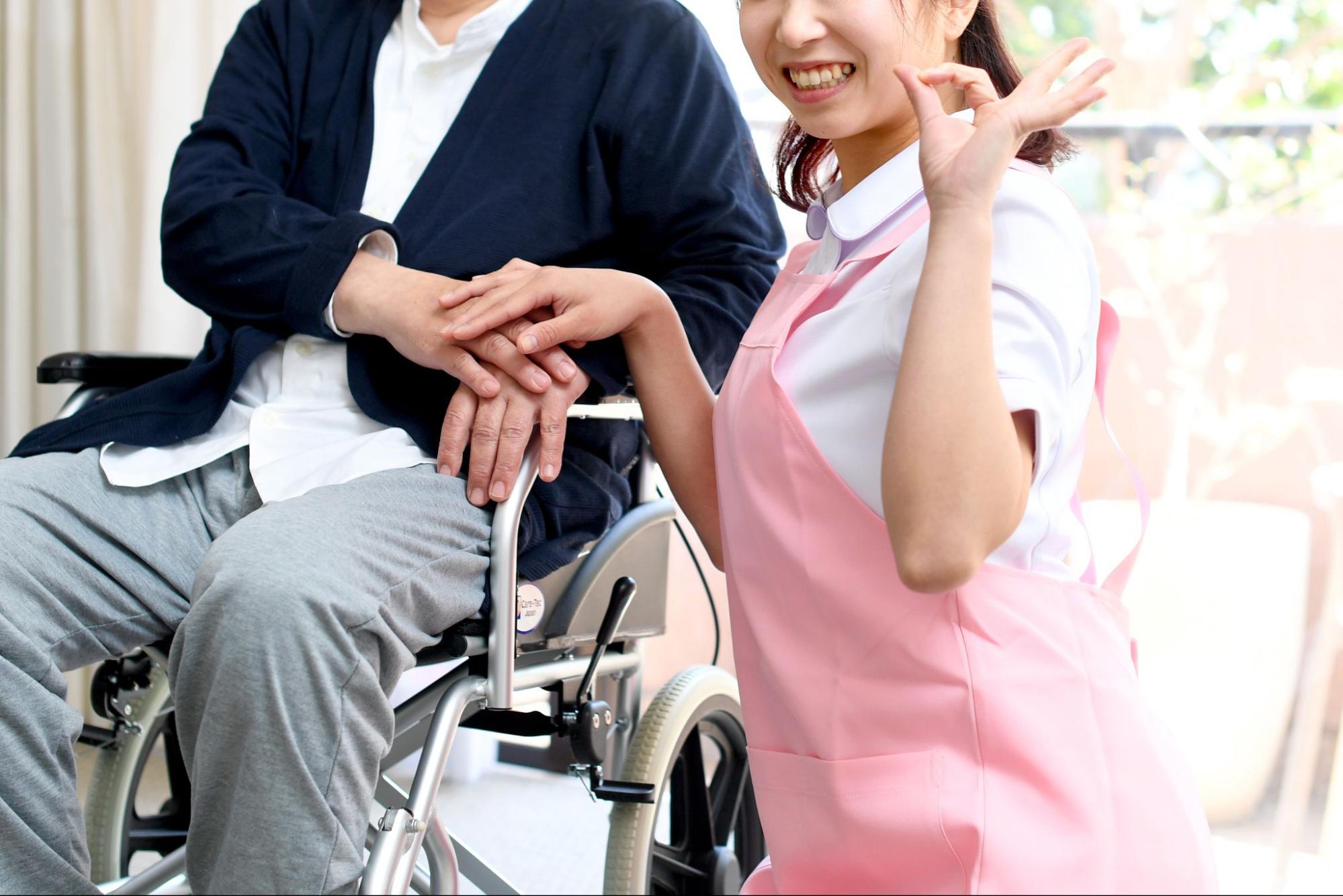 介護士で年収500万円を実現するために自分に合った高待遇の職場を見つけよう