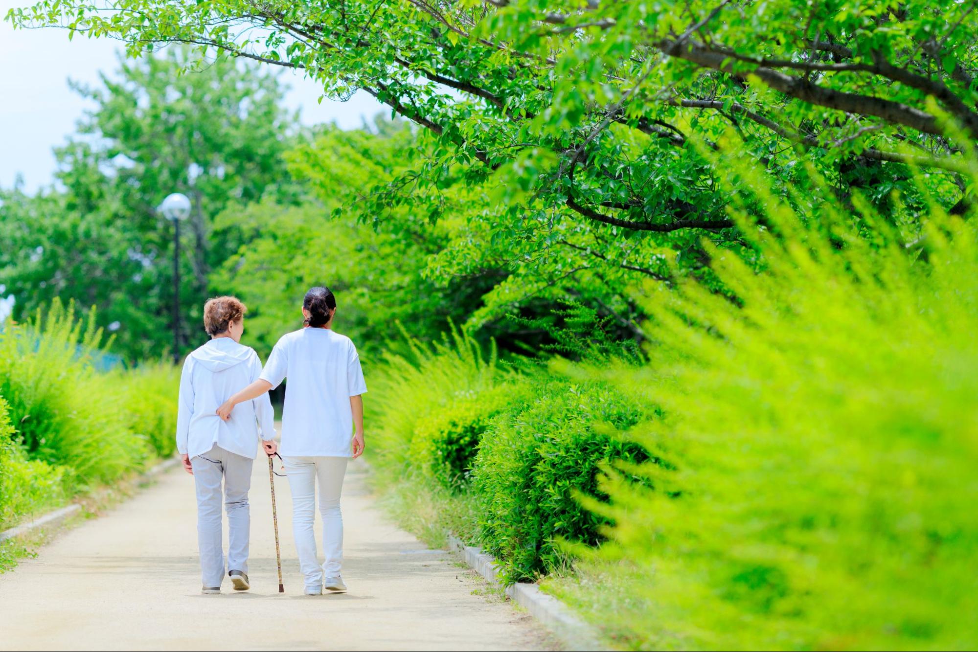 介護職からの転職をするか悩んだらアドバイザーに相談しよう