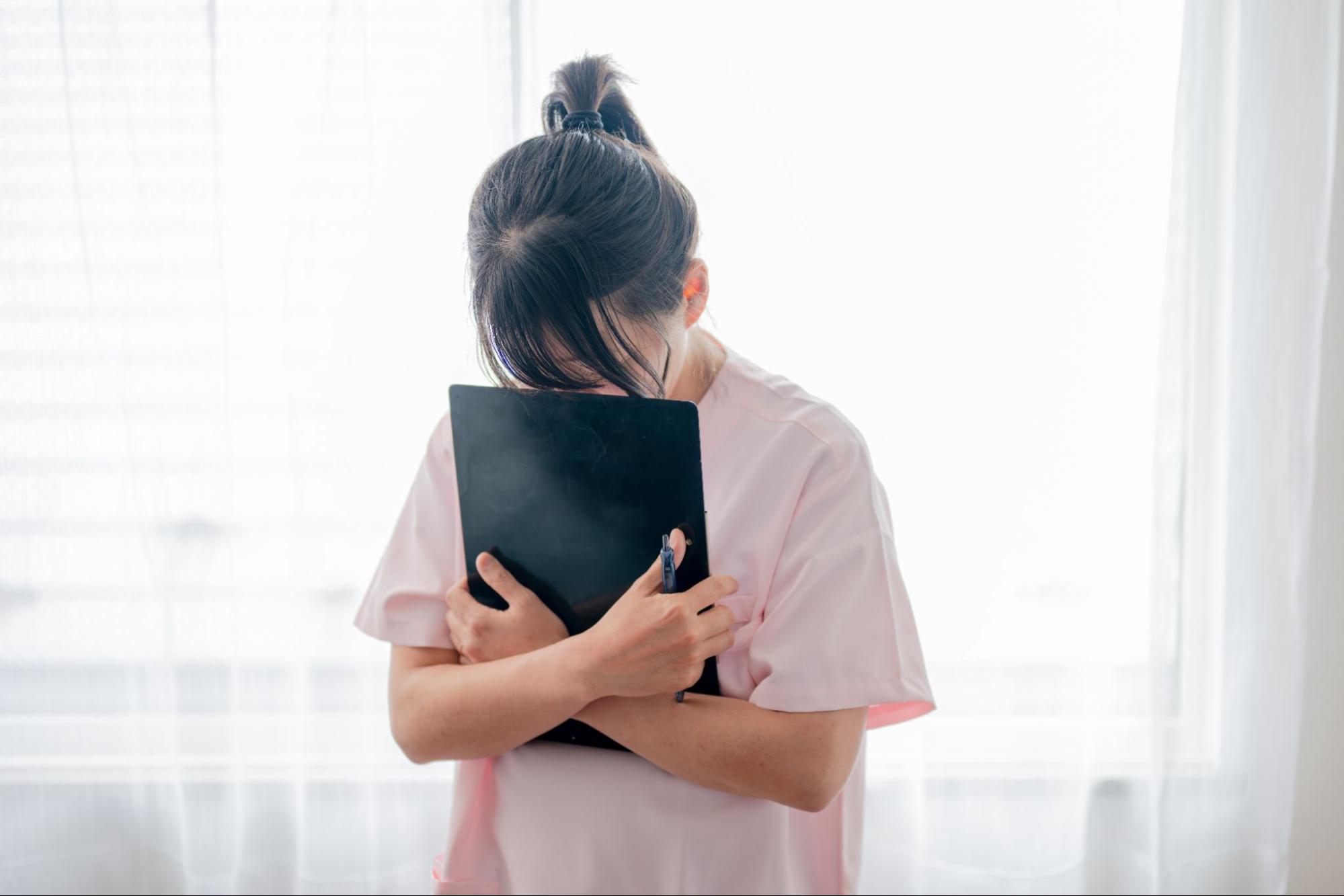 介護職からの転職を考える主な理由